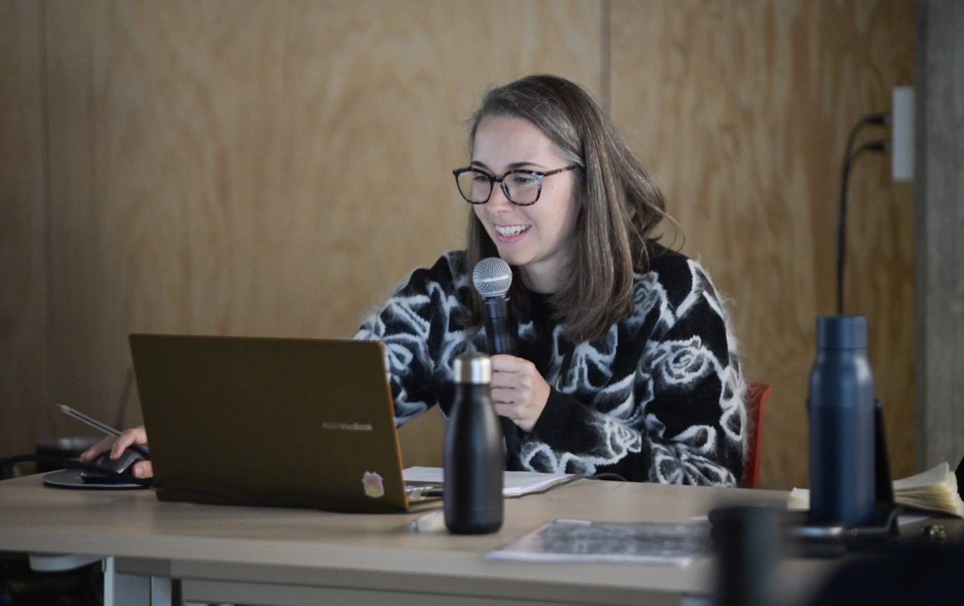 ▴ Eva Gil of TBA21 moderating the Quarterly Meeting with pilots. Photo: Albert Canalejo.